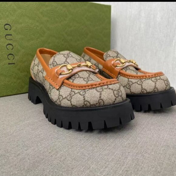 NIB Gucci Women's Brown GG Canvas Platform Loafers Horsebit Leather - Picture 1 of 5